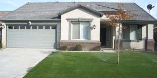 Beautiful 4-Bedroom Home in Northwest Bakersfield Gallery 1