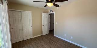 Centrally located 2 Bedroom Townhouse with Enclosed Yard! Gallery 11
