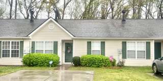 Charming 3BR Townhouse Near Shopping  Doctors Hospital Gallery 1