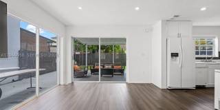 13990 SW 160th Ter Gallery 7