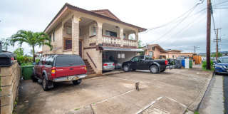 2BR/1BA/2PKG(TANDEM) DOWNSTAIRS UNIT IN ALIAMANU THREE PLEX Gallery 1
