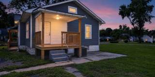ADA Friendly Charming 3BR House in Middle River Gallery 1