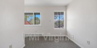 9563 15th Bay St Gallery 17