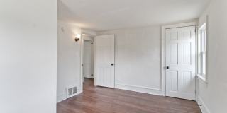 Cozy 3 Bedroom, 1.5 Bath Single Family Home! Gallery 21