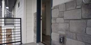 Layton Townhome 3 Bed 2.5 Bath Gallery 16