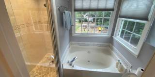 Room in 4 Bedroom Home at Daingerfield Dr Gallery 43