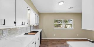 703 SE Sullivan Dr - COMING SOON! Gallery 8