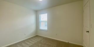 Updated Home in Pioneer Crossing! Available for July! Gallery 23