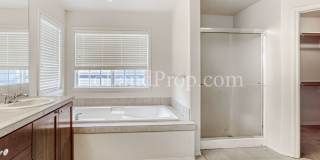 Gorgeous Single-Family Home with Central A/C! Gallery 18