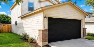 Spacious 3 Bed / 2.5 Bath in NEISD with Open Layout & 2-Car Garage – $1,795 Gallery 4