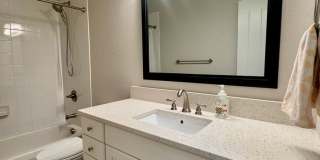 LUXURY 4 Bedroom home in NORTHGATE with Mountain Views Gallery 47