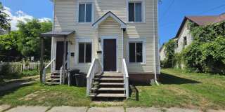 Lower 3 bedroom unit Gallery 1