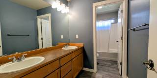 Spacious 2700+ sq.ft House in Logan Park neighborhood Gallery 23