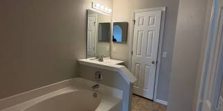 Charming and spacious 3-Bedroom Home with Screened Patio in Ashington Park! Gallery 23