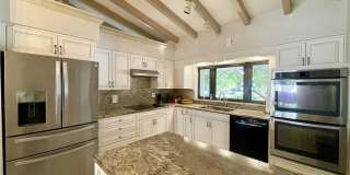 2725 NE 27th Court Gallery 12