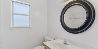 Move-In Ready 4/2 with No Carpet, Washer & Dryer Included – Prime Killeen Location Near Fort Hood! Gallery 14