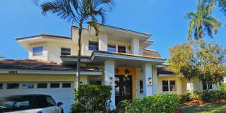 Luxury Private Suite in Allendale – Furnished & All‑Inclusive Gallery 1