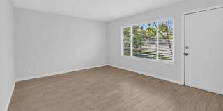 3 Bed / 1.5 Bath Townhome! Gallery 17