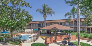 Huntington Highlander Apartment Homes Gallery 2