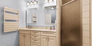 Furnished Pet-Friendly 30-Day Extended Stay Riverfront Condo Gallery 29