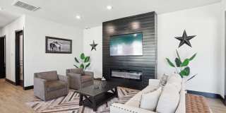 The Laredo Gallery 8