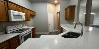 Del Valle -   SFH    ( 2 wks free rent w/ lease thru 5/31/27  w/ qualified app ) Gallery 11