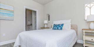 Windsor at Manhattan Gallery 40