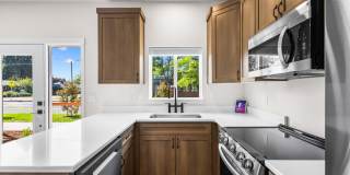 September Move In 3 bed 3 bath NEW Dixon Cottages Gallery 3