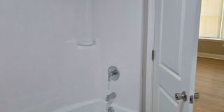 Charming 3 bed, 1.5 bath Gallery 22