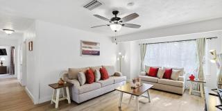 711 Red Oak Ln Gallery 1