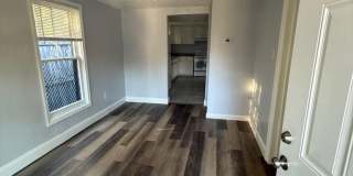 1024/1026 W 8th St. Gallery 8