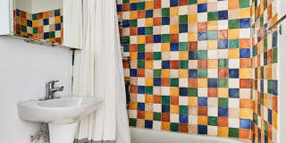 4 Lexington Avenue Gallery 5