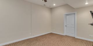 Beautiful & Spacious 4Bd 3.5Bath Home w/An Occupied Mother in Law Suite on Lower Level Gallery 66