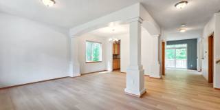 5BR/3BA End Unit with Greenbelt View in Lynnwood Gallery 10
