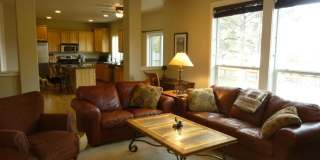 MOVE IN SPECIAL $1000 OFF FIRST MONTH RENT / Furnished Home Gallery 7