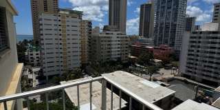Large 2/2 Waikiki Condo with Parking, Lanai, A/C & W/D in unit! Gallery 1