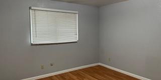 Nice 2 Bedroom 1 Bathroom Duplex-Grants Pass Gallery 16