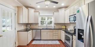 Beautiful home on West Wooster in Bowling Green Gallery 7
