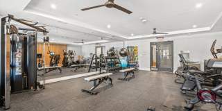 811 N COLUMBUS Street Gallery 33