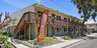 1009 East Jones Street Gallery 1