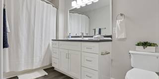 The Laurel Apartments Gallery 22