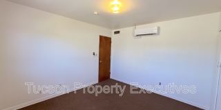 2831 E Adams Street Gallery 13