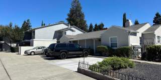 2 BEDROOM  2 BATHROOM CASTRO VALLEY APARTMENT!! AMPLE LIVING ROOM SPACE! Gallery 1