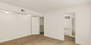 HUGE 2 bed 2 bath in Prime Santa Monica! Gallery 24
