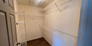 Charming 1 Bedroom Condo with Detached 1 Car Garage! Gallery 15