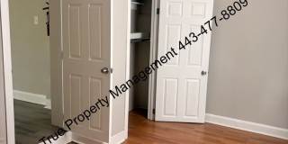 Spacious 5 Bedroom Home with Large Backyard & In-Unit Washer/Dryer Gallery 8