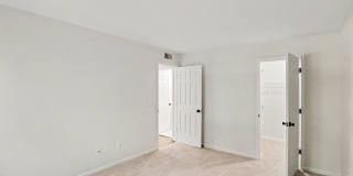 GreenHills Condo! Gallery 8