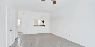Spacious 2 Bed/2.5 Bath Townhome in POOL CONDO COMPLEX! Gallery 14