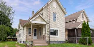 2 Bed Home with Large Yard & Covered Porch – $1,295/mo Gallery 1