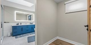 148 Oak Street Gallery 29